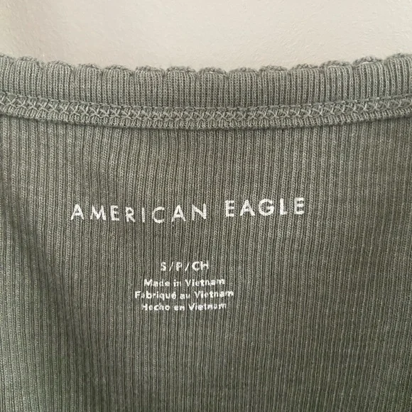 AE Ribbed Button Down Tank - Picture 2 of 2